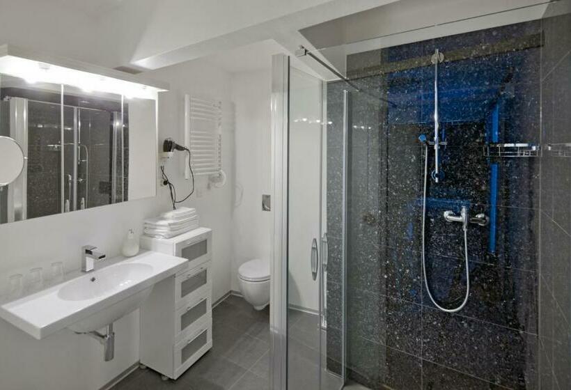 בית מלון כפרי Central