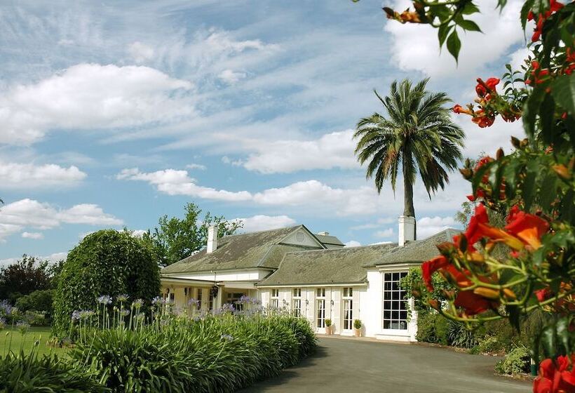 Отель Chateau Yering