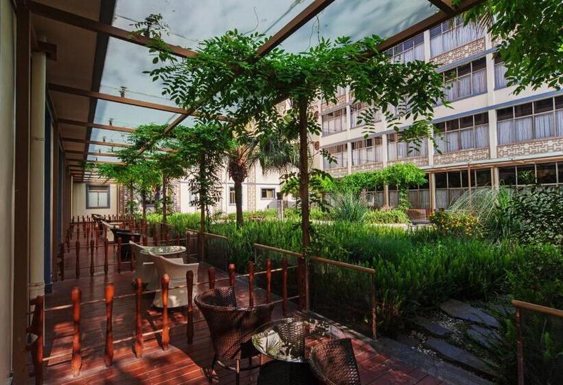 هتل Chengdu Wangjiang