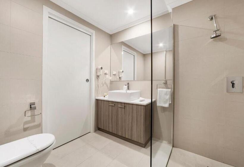 هتل Ciloms Airport Lodge