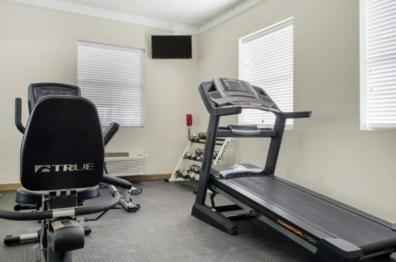 هتل Spark By Hilton Lafayette South