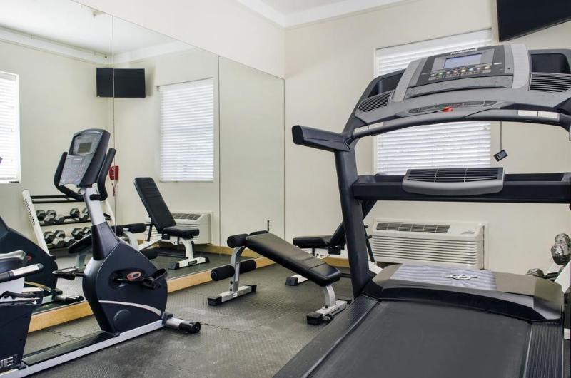 فندق Spark By Hilton Lafayette South