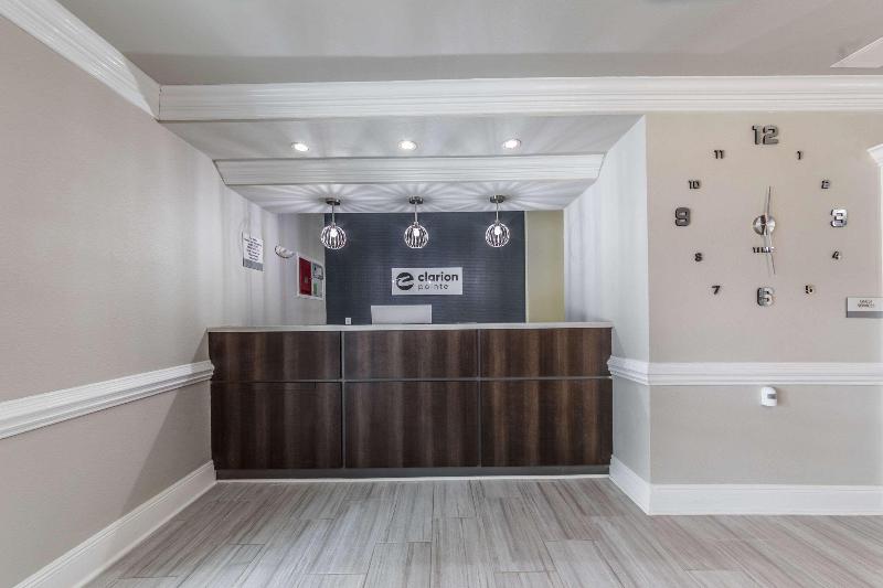 هتل Spark By Hilton Lafayette South