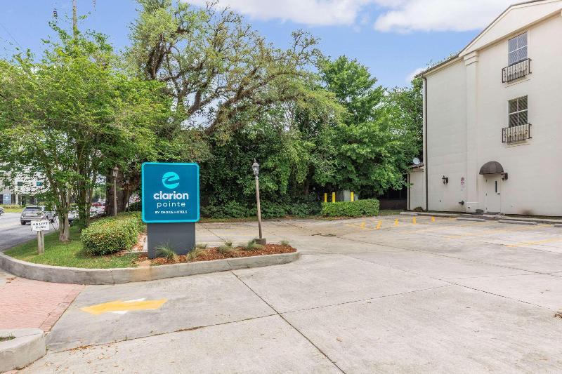 هتل Spark By Hilton Lafayette South