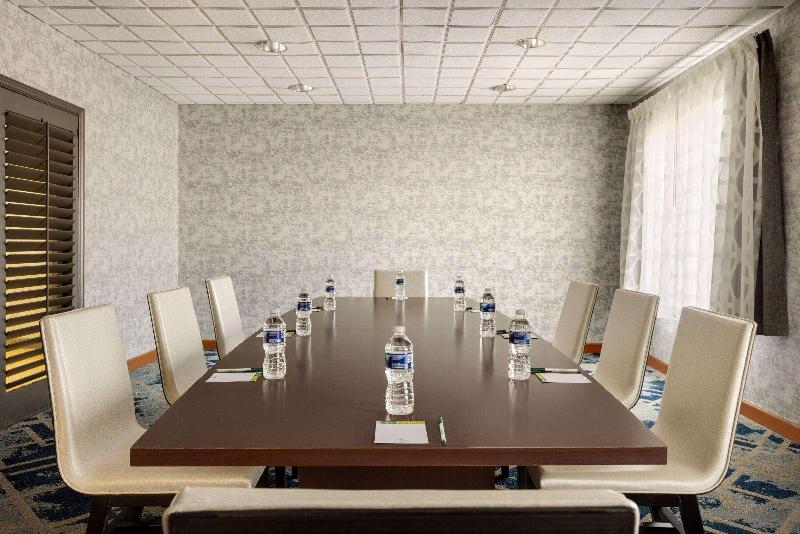 فندق Comfort Inn & Suites Greenville Near Convention Center