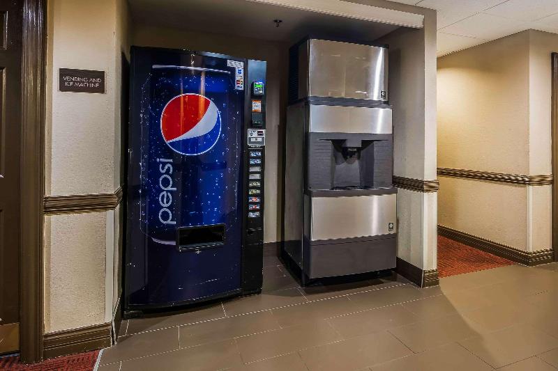 فندق Comfort Inn & Suites Near Six Flags