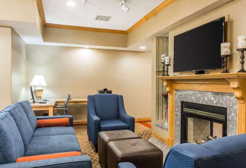 فندق Comfort Inn & Suites Mishawakasouth Bend