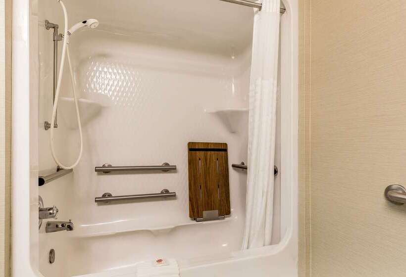 فندق Comfort Inn & Suites Mishawakasouth Bend