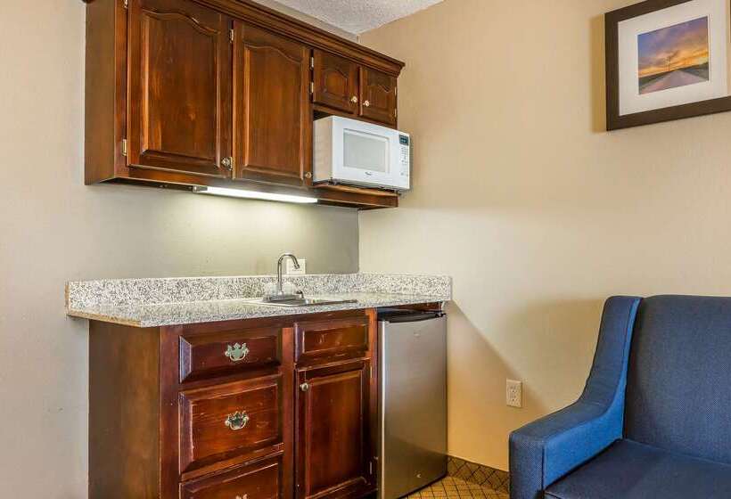 فندق Comfort Inn & Suites Mishawakasouth Bend