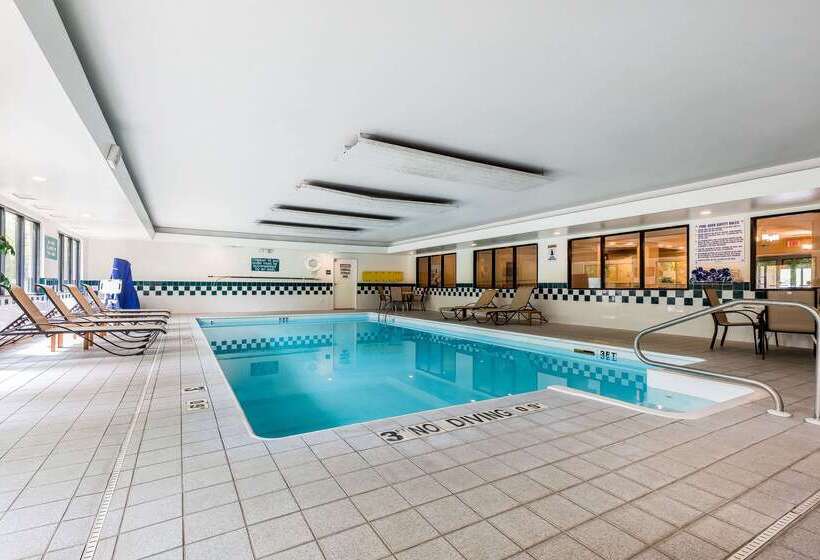 فندق Comfort Inn & Suites Mishawakasouth Bend