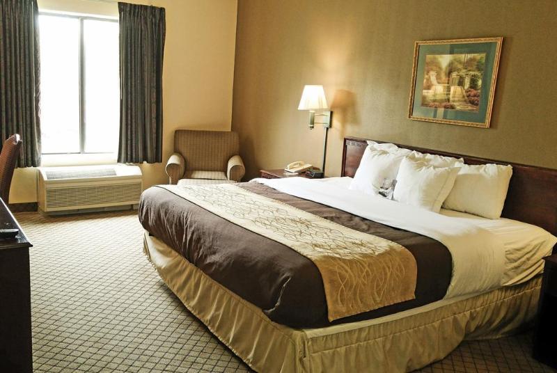 فندق Comfort Inn & Suites Mishawakasouth Bend