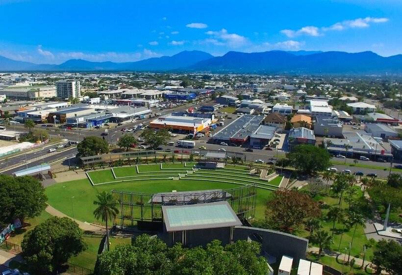 בית מלון כפרי Coral Tree Inn