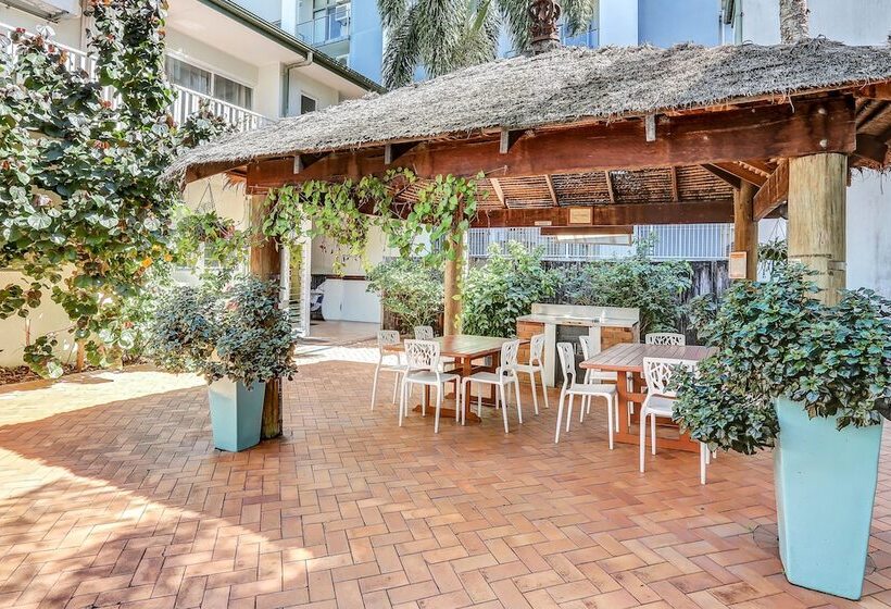 בית מלון כפרי Coral Tree Inn