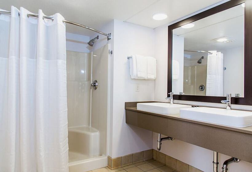 فندق Country Inn & Suites By Radisson, Milwaukee West Brookfield , Wi