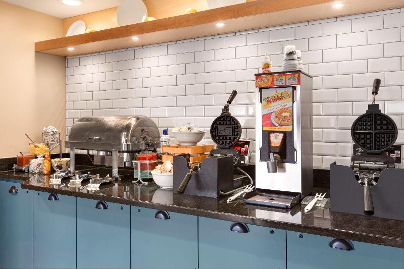 هتل Country Inn & Suites Rochester South Mayo Clinic