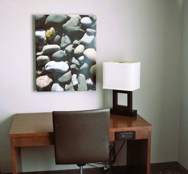 هتل Country Inn & Suites By Radisson, Salina, Ks