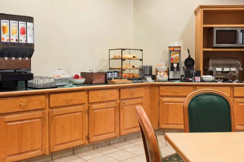 호텔 Country Inn & Suites By Radisson, Salina, Ks