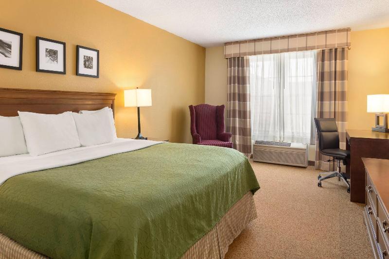 호텔 Country Inn & Suites By Radisson, Salina, Ks