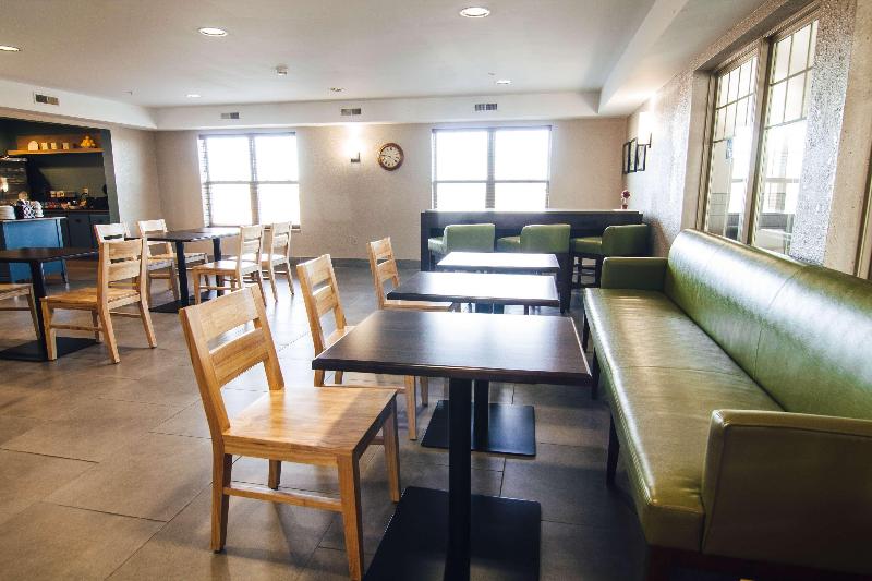 فندق Country Inn & Suites By Radisson, Stockton, Il