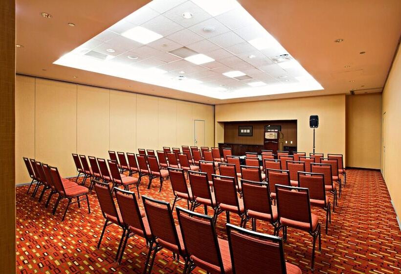 هتل Courtyard Chicago Downtown/magnificent Mile