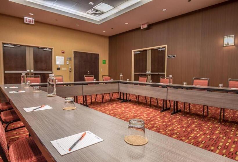 هتل Courtyard Chicago Downtown/magnificent Mile