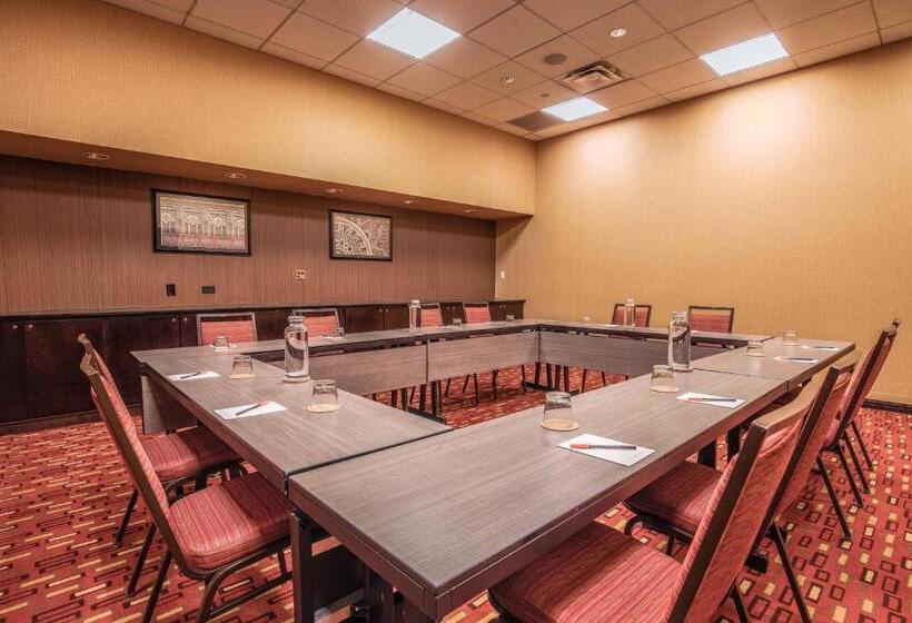 هتل Courtyard Chicago Downtown/magnificent Mile