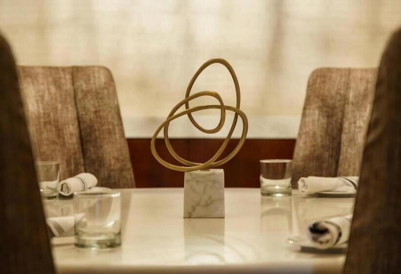 هتل Courtyard Chicago Downtown/magnificent Mile