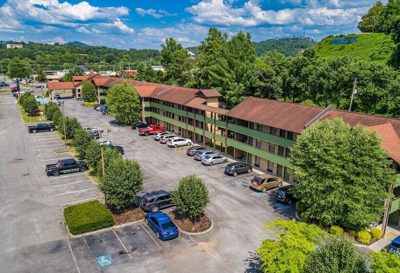 هتل Days Inn By Wyndham Pigeon Forge South