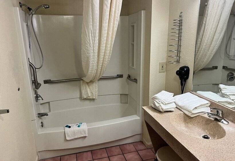 هتل Days Inn By Wyndham Pigeon Forge South