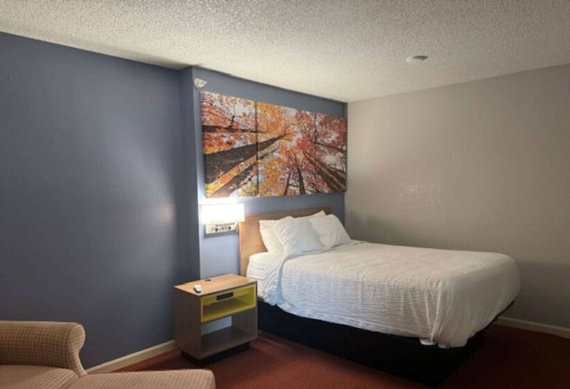 Отель Days Inn & Suites By Wyndham Green Bay Wi