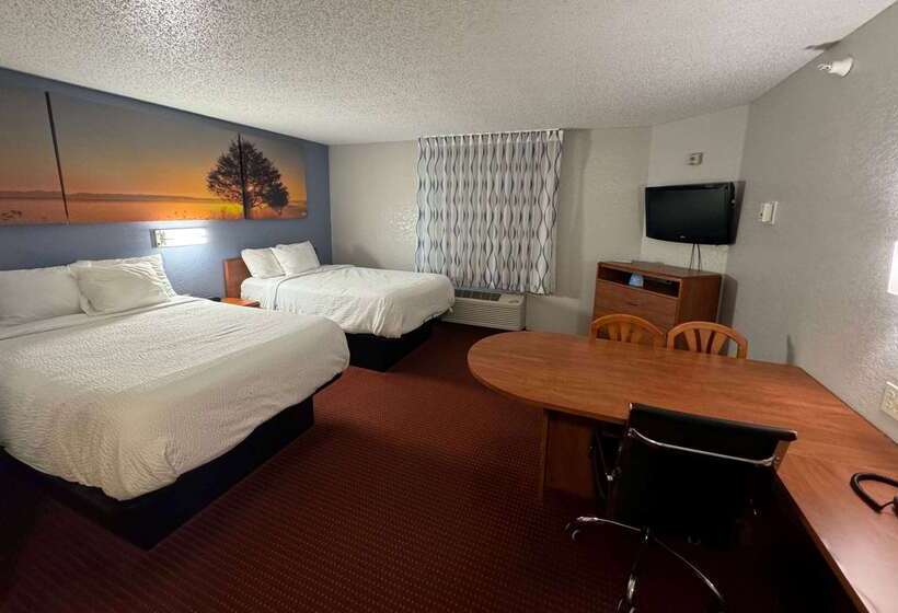 Отель Days Inn & Suites By Wyndham Green Bay Wi