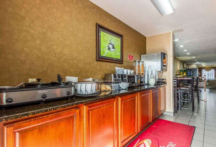 فندق Econo Lodge Inn & Suites Evansville