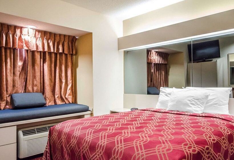 فندق Econo Lodge Inn & Suites Evansville