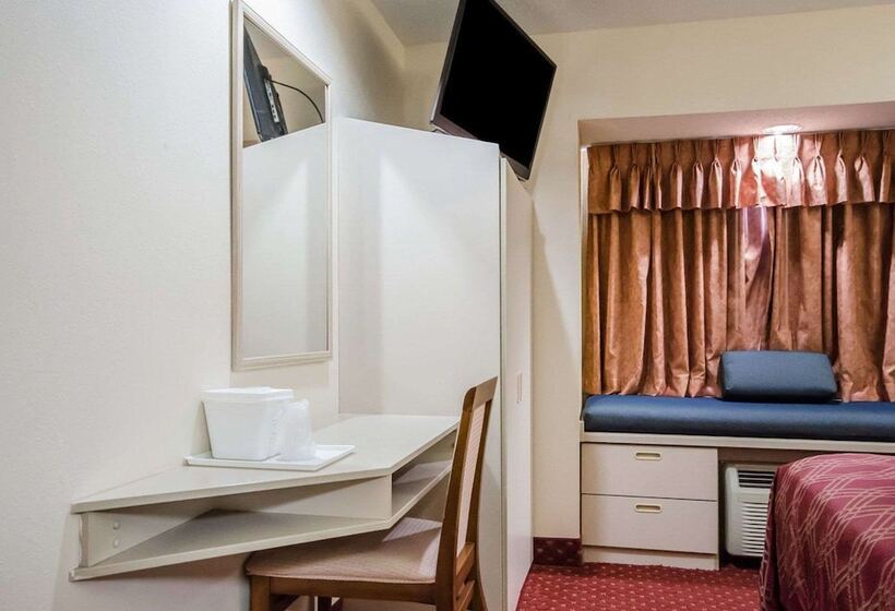 فندق Econo Lodge Inn & Suites Evansville