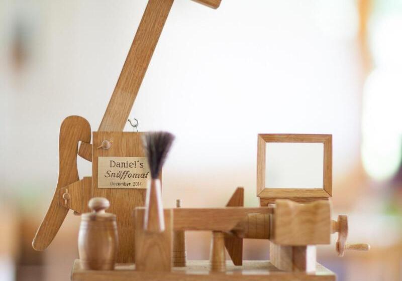 Отель Edelweiss