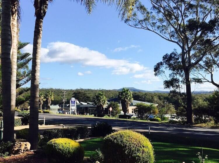 בית מלון כפרי Fairway Motor Inn