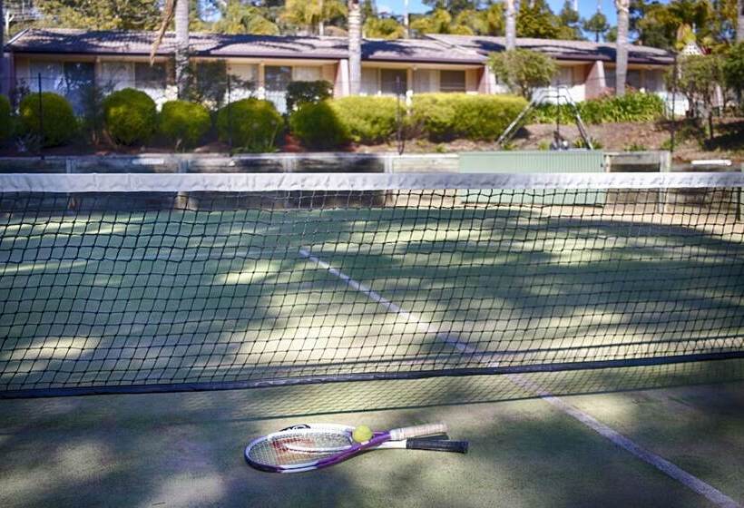 בית מלון כפרי Fairway Motor Inn