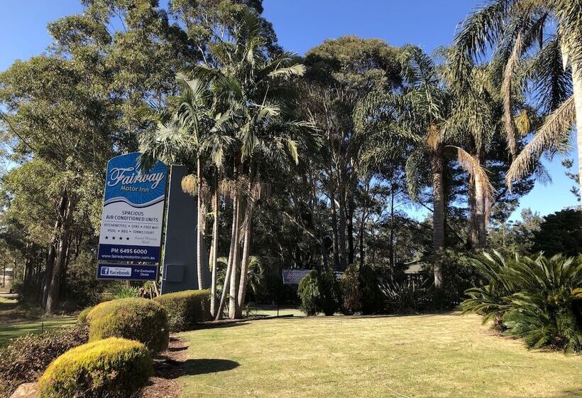 בית מלון כפרי Fairway Motor Inn