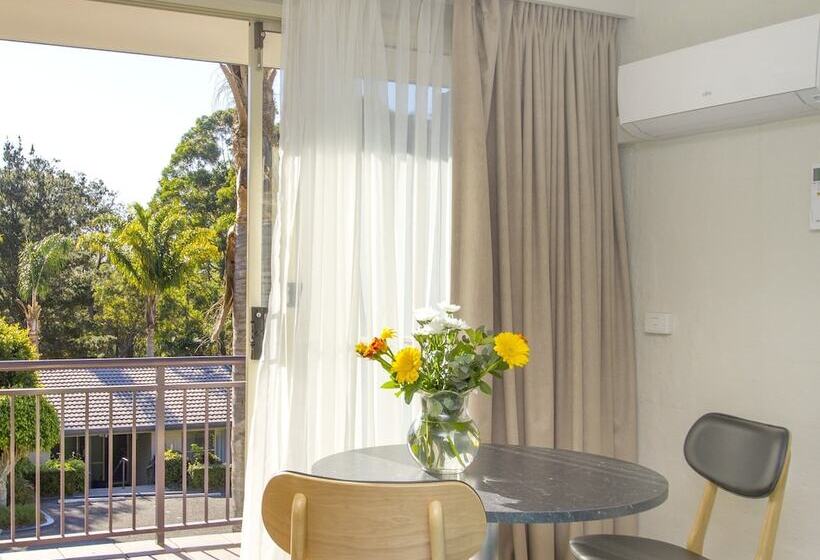 בית מלון כפרי Fairway Motor Inn