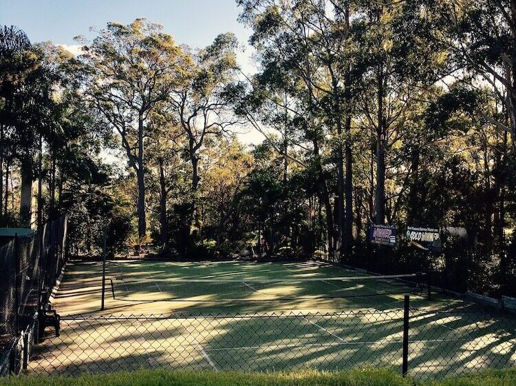 בית מלון כפרי Fairway Motor Inn