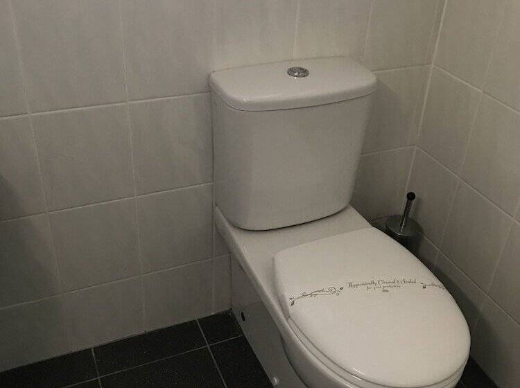 בית מלון כפרי Fairway Motor Inn