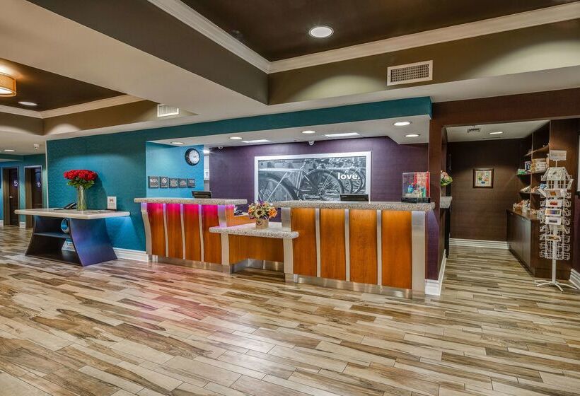 فندق Hampton Inn San Francisco Airport