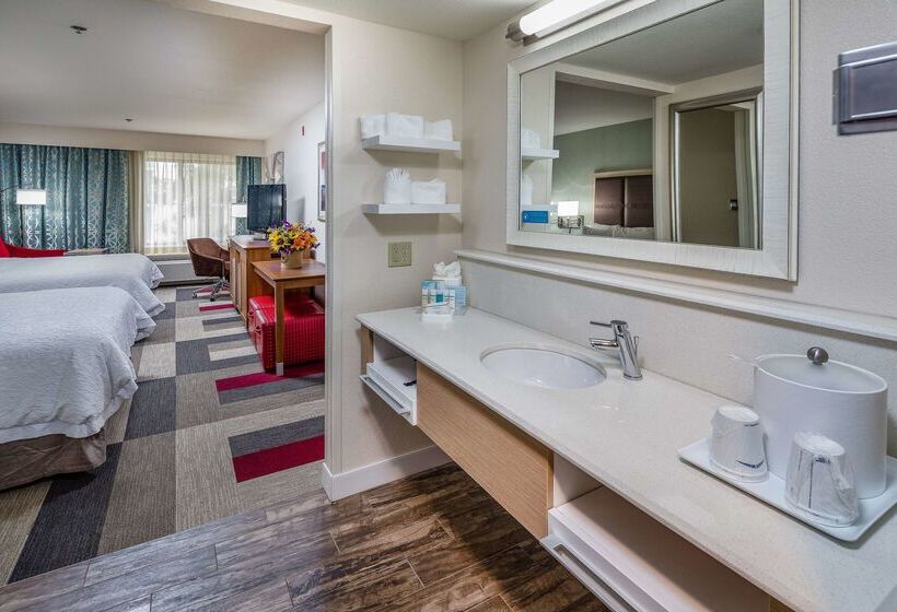 فندق Hampton Inn San Francisco Airport