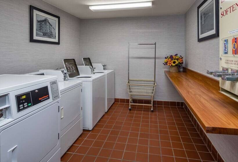 فندق Hampton Inn San Francisco Airport