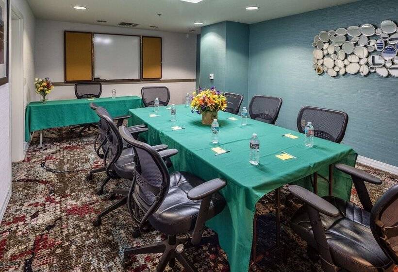 فندق Hampton Inn San Francisco Airport