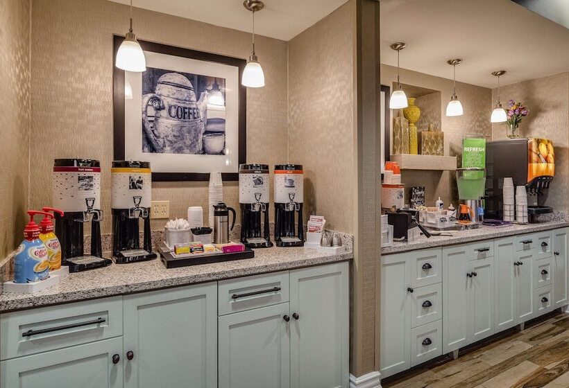 فندق Hampton Inn San Francisco Airport