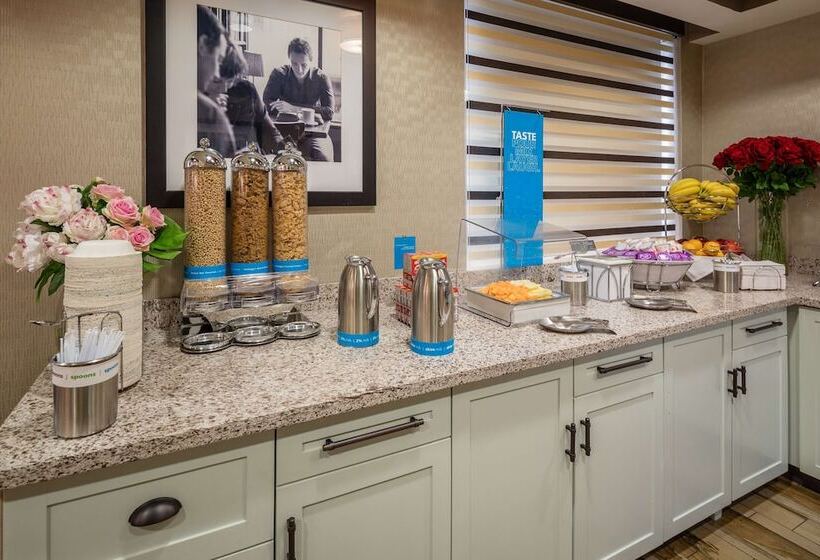 فندق Hampton Inn San Francisco Airport