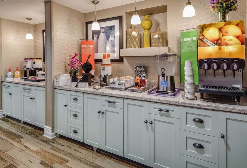 فندق Hampton Inn San Francisco Airport