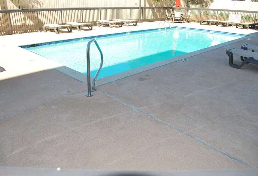 هتل Hampton Inn Shreveport Airport