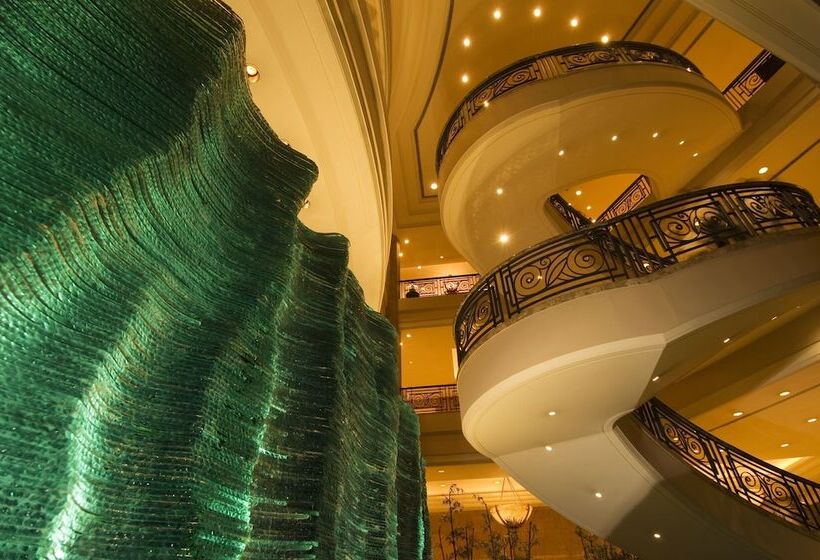 هتل Hilton Chongqing